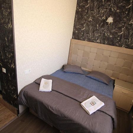 Oazis Hotel Noratus Buitenkant foto