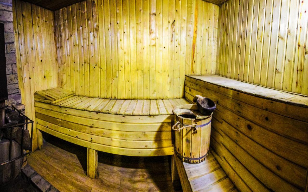 Oazis Hotel Noratus Buitenkant foto