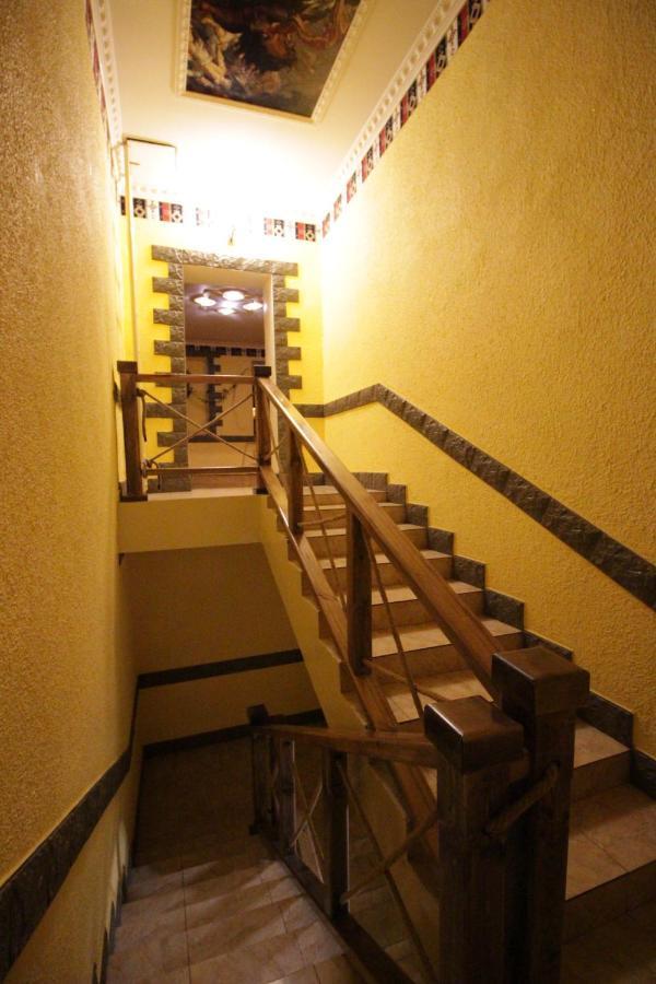 Oazis Hotel Noratus Buitenkant foto