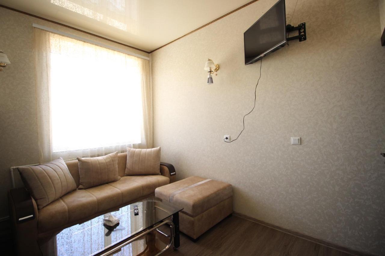 Oazis Hotel Noratus Buitenkant foto