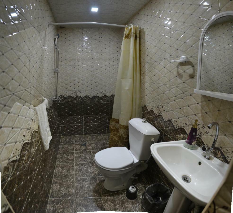 Oazis Hotel Noratus Buitenkant foto
