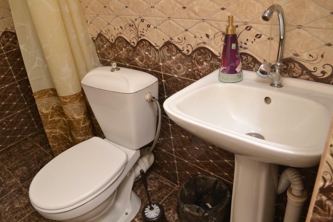 Oazis Hotel Noratus Buitenkant foto