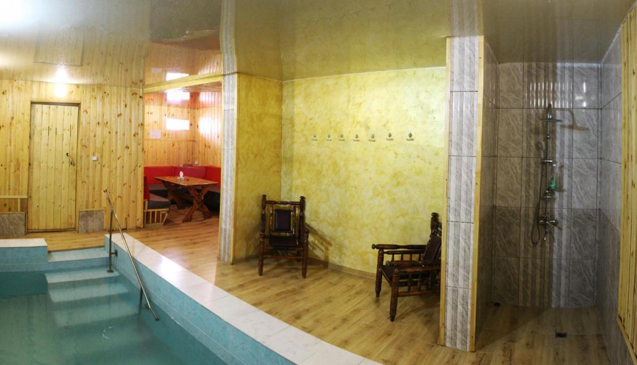 Oazis Hotel Noratus Buitenkant foto